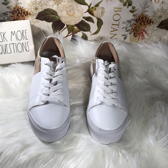 marc fisher tennis shoes